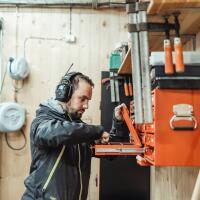 WOLF Headset Pro Kapselgehörschutz mit Bluetooth, DAB+ und FM